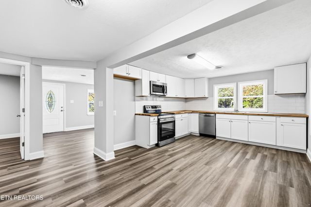 1954 Bluff Rd, Harriman, TN 37748