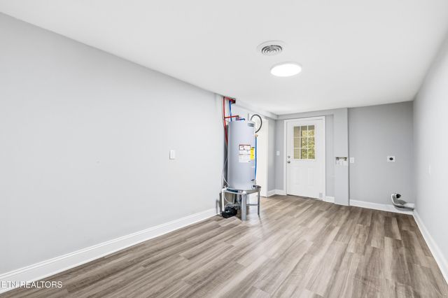 1954 Bluff Rd, Harriman, TN 37748