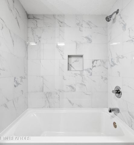 1954 Bluff Rd, Harriman, TN 37748