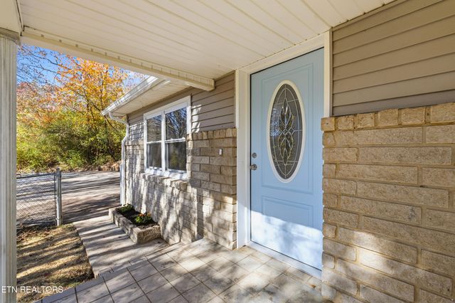 1954 Bluff Rd, Harriman, TN 37748