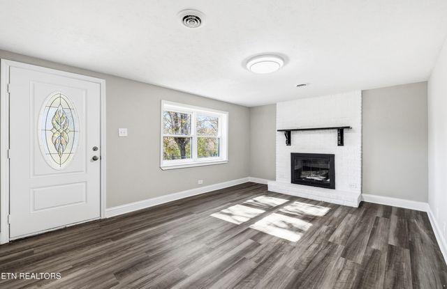 1954 Bluff Rd, Harriman, TN 37748