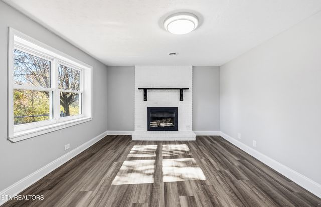 1954 Bluff Rd, Harriman, TN 37748