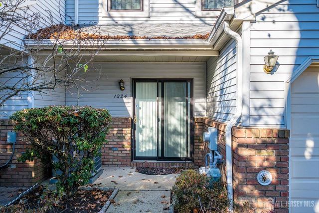 1224 Thomas Avenue, North Brunswick, NJ 08902