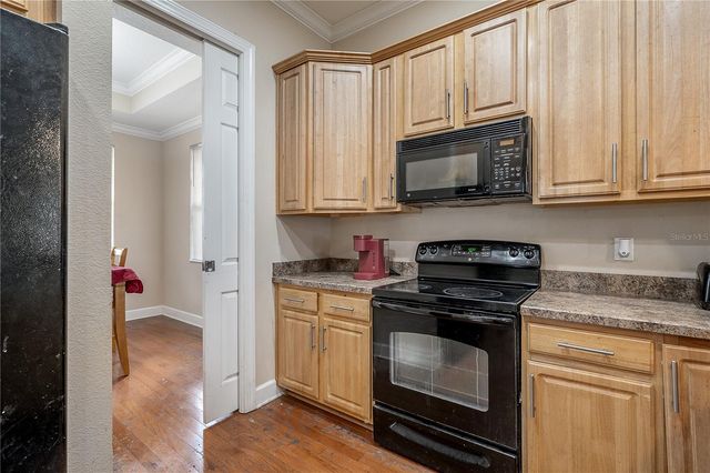 7402 N CENTRAL AVENUE, Tampa, FL 33604