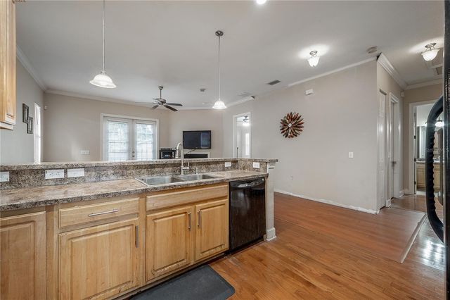 7402 N CENTRAL AVENUE, Tampa, FL 33604