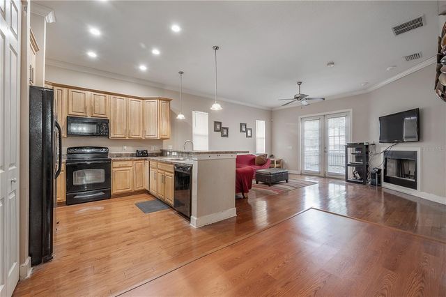 7402 N CENTRAL AVENUE, Tampa, FL 33604