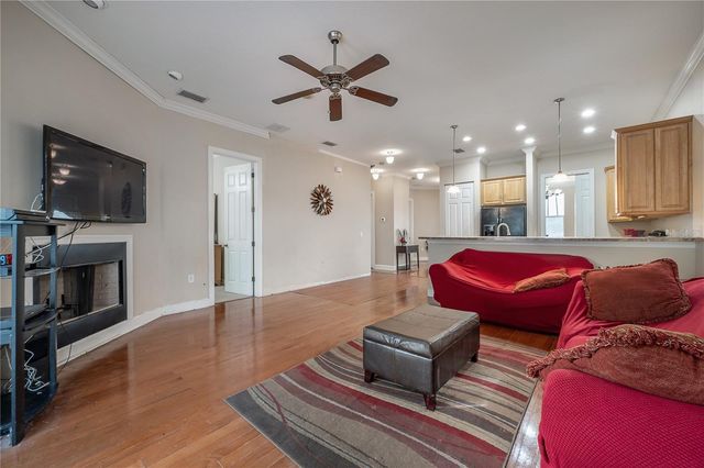 7402 N CENTRAL AVENUE, Tampa, FL 33604