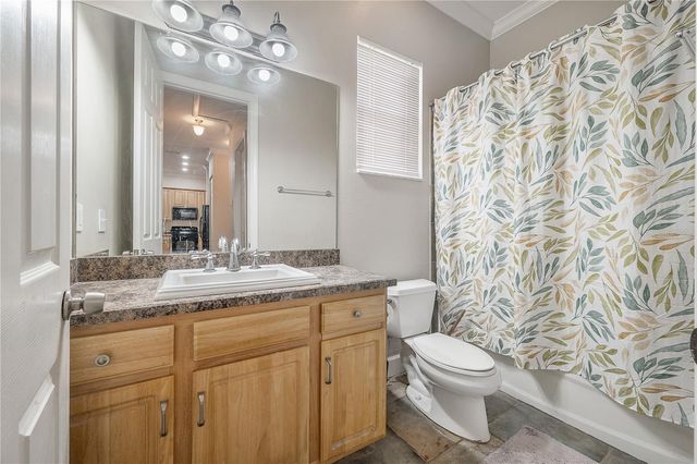 7402 N CENTRAL AVENUE, Tampa, FL 33604