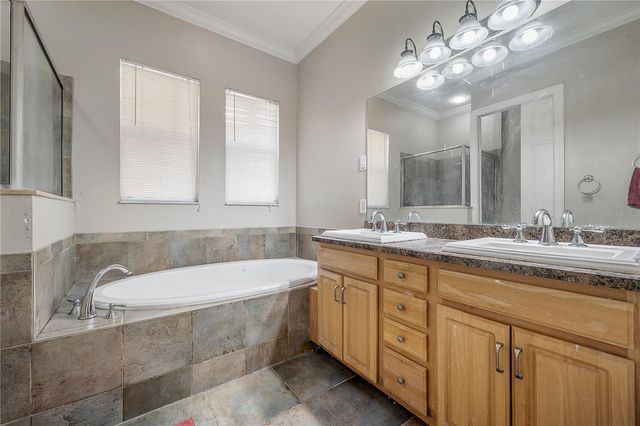 7402 N CENTRAL AVENUE, Tampa, FL 33604