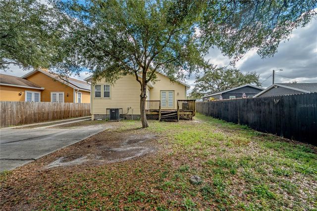 7402 N CENTRAL AVENUE, Tampa, FL 33604