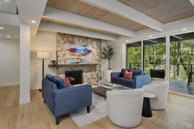 1095 Robertson Rd, Glen Ellen, CA 95442