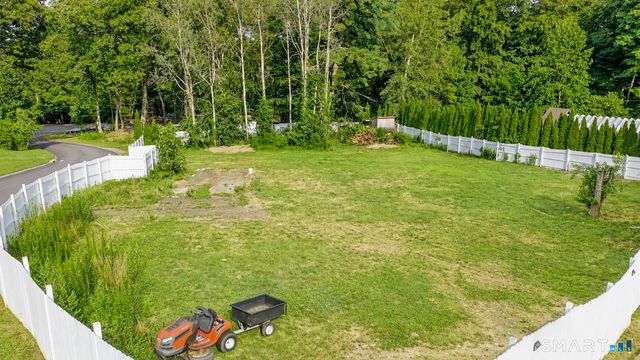 3 Old Oak Road, Norwich, CT 06360