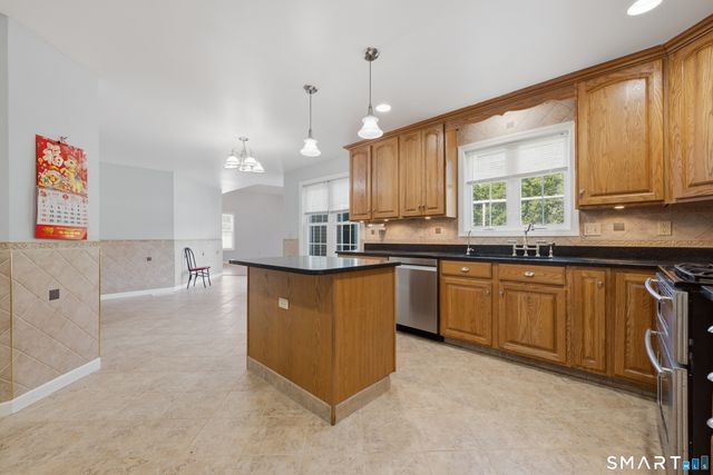 3 Old Oak Road, Norwich, CT 06360