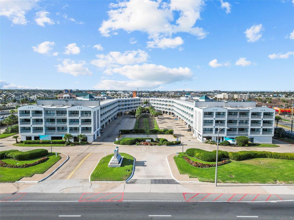 6102 Seawall Boulevard 320, Galveston, TX 77551
