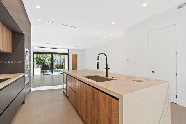 3026 Aviation Ave 1, Miami, FL 33133