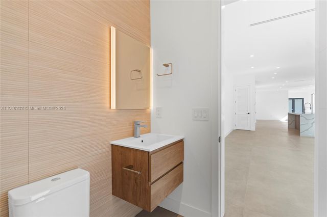 3026 Aviation Ave 1, Miami, FL 33133