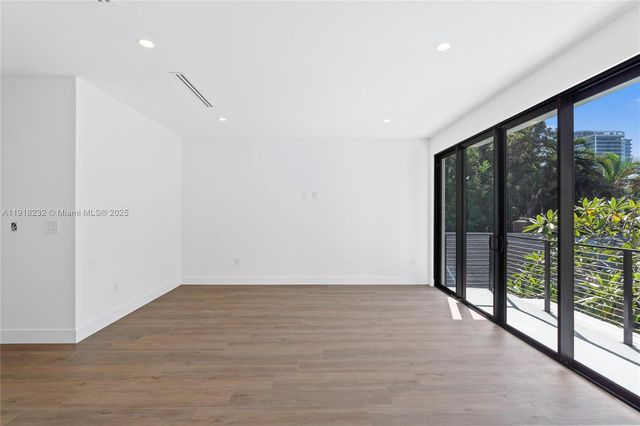 3026 Aviation Ave 1, Miami, FL 33133