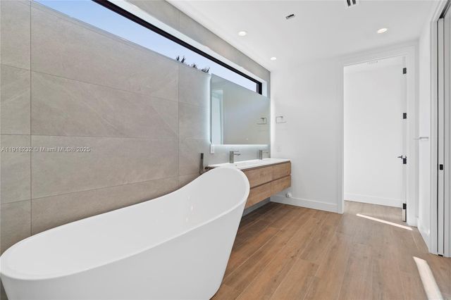 3026 Aviation Ave 1, Miami, FL 33133