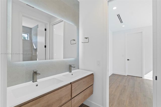 3026 Aviation Ave 1, Miami, FL 33133