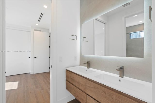 3026 Aviation Ave 1, Miami, FL 33133