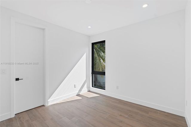 3026 Aviation Ave 1, Miami, FL 33133