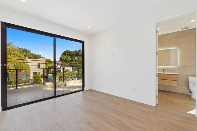 3026 Aviation Ave 1, Miami, FL 33133