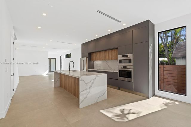 3026 Aviation Ave 1, Miami, FL 33133