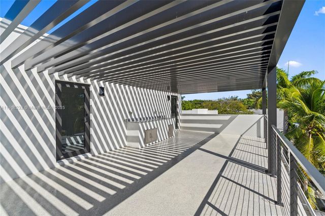 3026 Aviation Ave 1, Miami, FL 33133