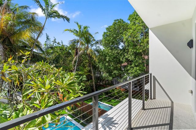 3026 Aviation Ave 1, Miami, FL 33133