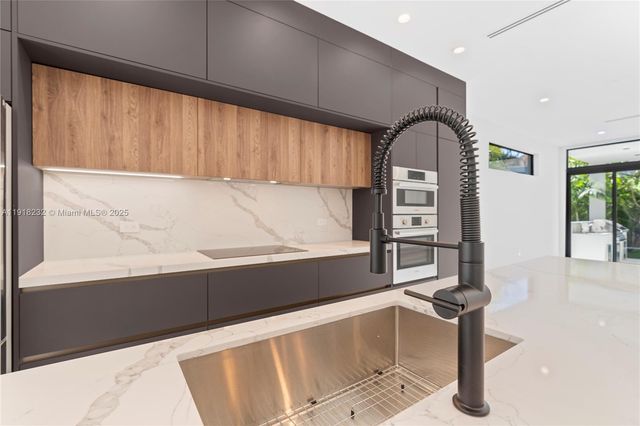 3026 Aviation Ave 1, Miami, FL 33133