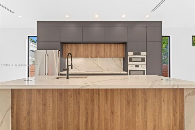 3026 Aviation Ave 1, Miami, FL 33133