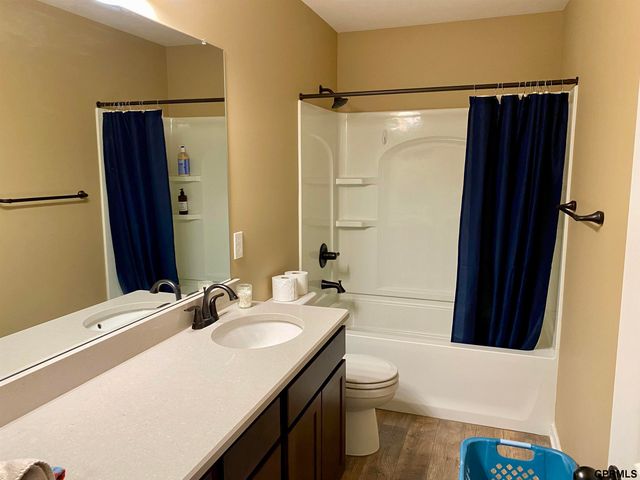 5031 N 209 Street, Elkhorn, NE 68022