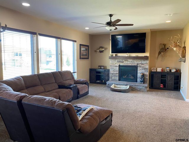 5031 N 209 Street, Elkhorn, NE 68022