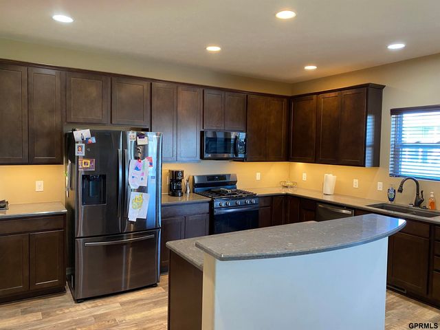 5031 N 209 Street, Elkhorn, NE 68022