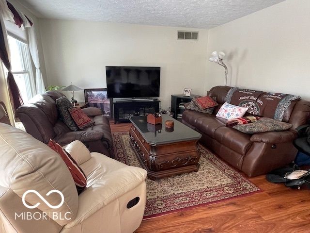 4819 Millstone Court, Indianapolis, IN 46254