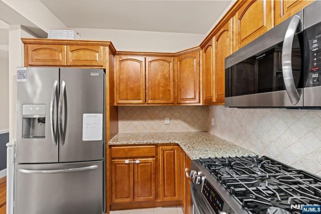 902 N 5th Street 411, Newark, NJ 07107