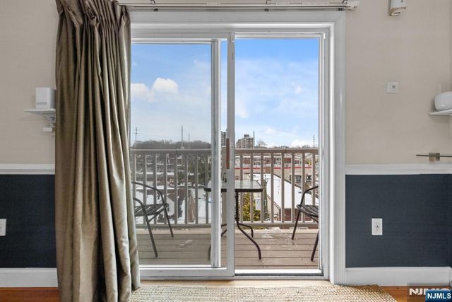 902 N 5th Street 411, Newark, NJ 07107