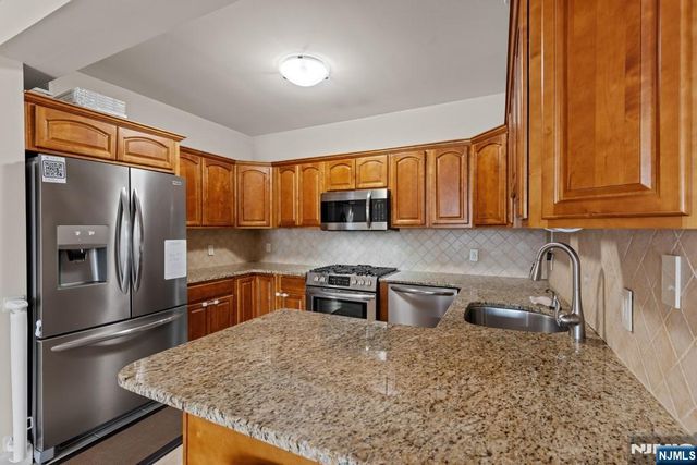 902 N 5th Street 411, Newark, NJ 07107