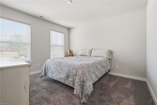 240 Hurdle DR, Chesapeake, VA 23322