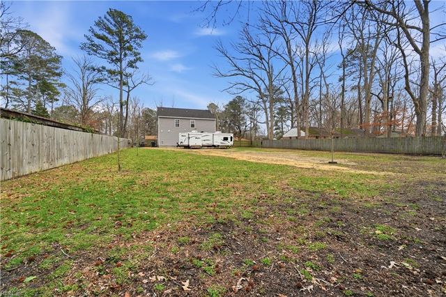 240 Hurdle DR, Chesapeake, VA 23322