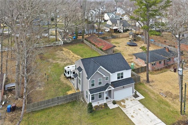 240 Hurdle DR, Chesapeake, VA 23322