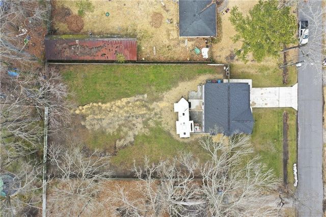 240 Hurdle DR, Chesapeake, VA 23322