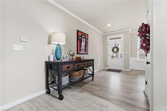 240 Hurdle DR, Chesapeake, VA 23322
