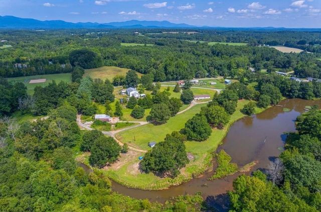 2209 Motlow Creek Road, Campobello, SC 29322