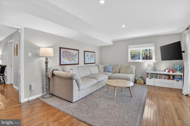 9900 FERNWOOD RD, Bethesda, MD 20817