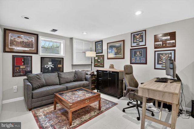 9900 FERNWOOD RD, Bethesda, MD 20817