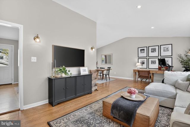 9900 FERNWOOD RD, Bethesda, MD 20817