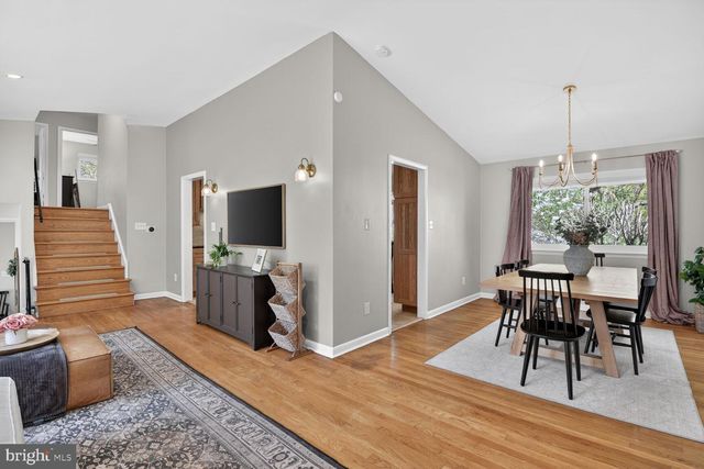 9900 FERNWOOD RD, Bethesda, MD 20817
