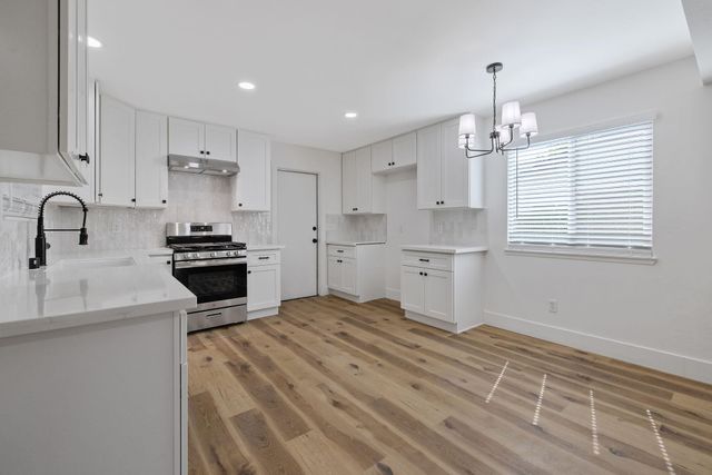 1631 S Michael Court, Visalia, CA 93292