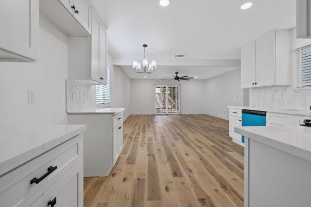 1631 S Michael Court, Visalia, CA 93292